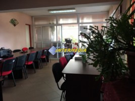 spatiu-comercial-de-vanzare-alba-cetate-cu-vitrina-stradala-mare-si-finisat-1